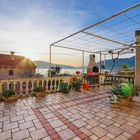 Villa Lastva Apartments Тиват Екстериор снимка