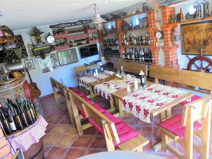 Villa Lastva Apartments Тиват Екстериор снимка