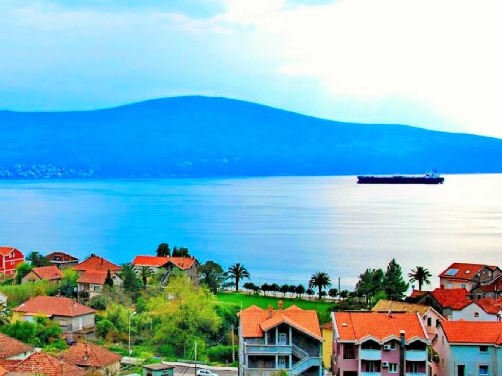Villa Lastva Apartments Тиват Екстериор снимка