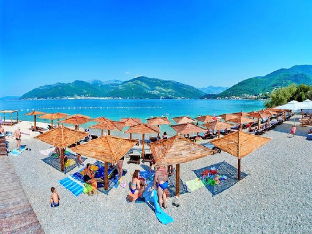 Villa Lastva Apartments Тиват Екстериор снимка