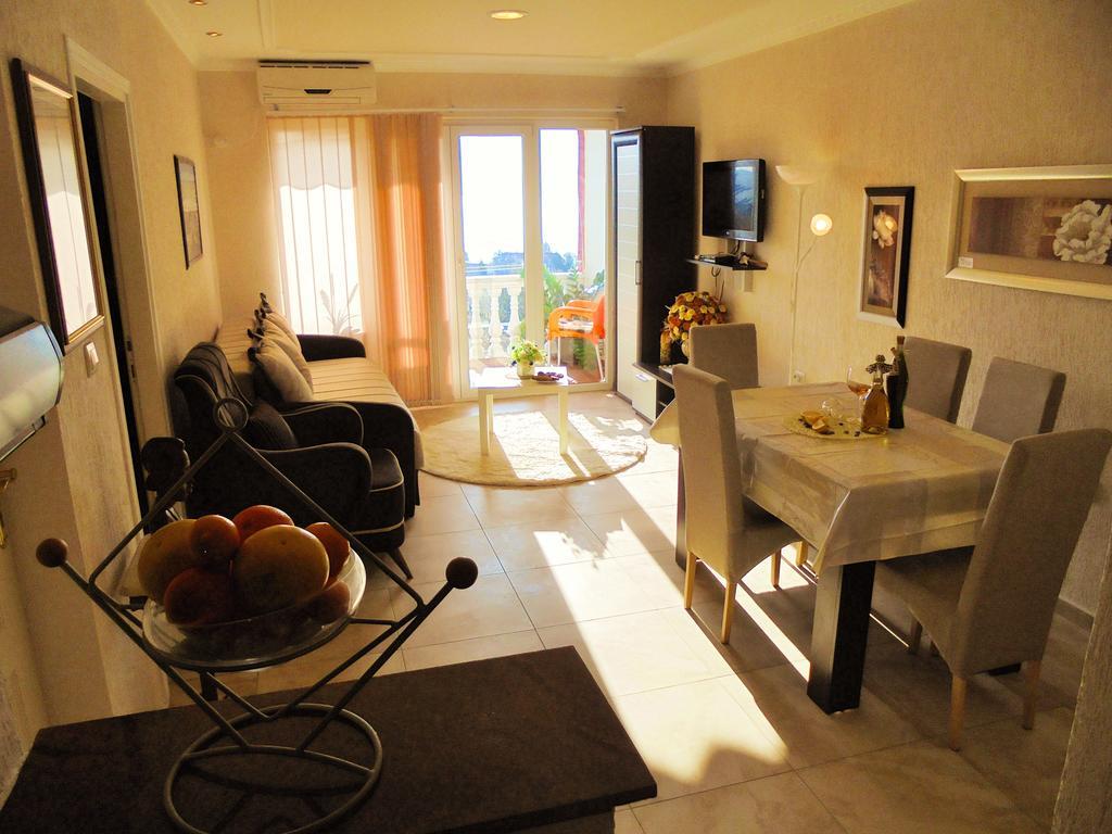 Villa Lastva Apartments Тиват Екстериор снимка