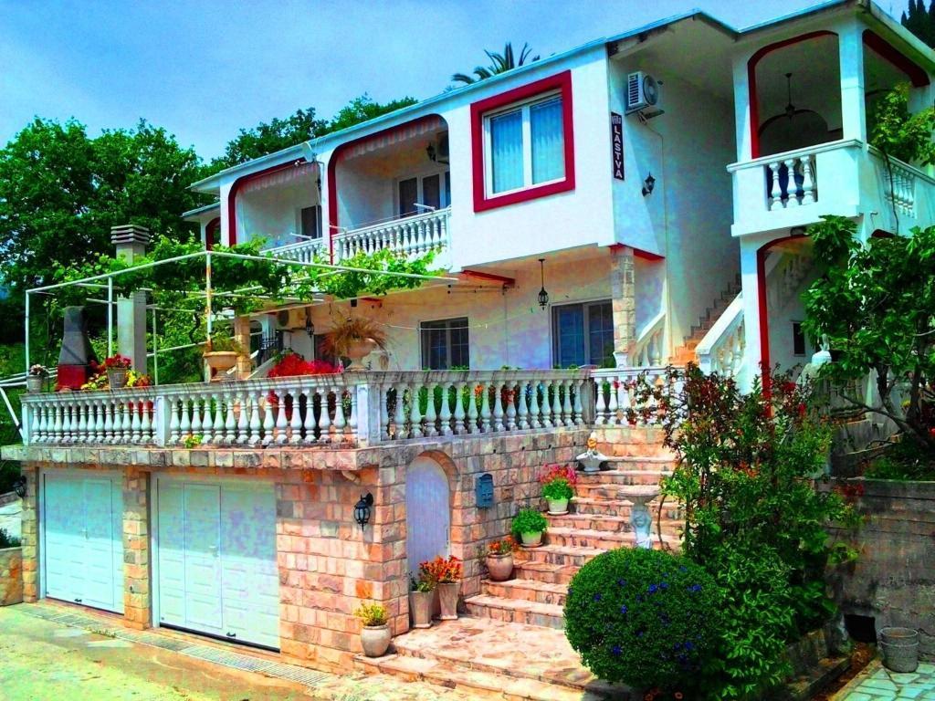 Villa Lastva Apartments Тиват Екстериор снимка