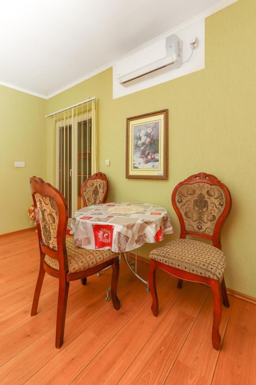 Villa Lastva Apartments Тиват Екстериор снимка